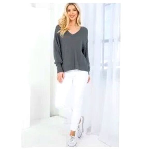 Charcoal V-neck cuffed sleeve waffle top - Picture 1 of 6